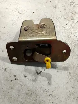 Fecho de porta traseira Mitsubishi MR191546 - Peça OEM