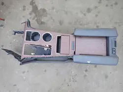 Keskikonsoli käsinoja OEM wrthrhertyh sss Toyota Sienna