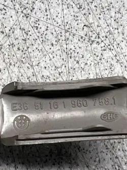 Poignée arrière droite BMW 3 E36 OEM 51161960758
