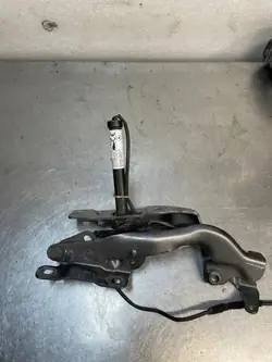 OEM A1179061000 Motorhuveskarn L/H Mercedes