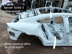 Porsche Taycan 2021 Aleta Trasera Derecha OEM 244239