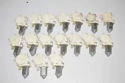 Vasemman etuikkunan moottori BMW 5 (E39) 8360511