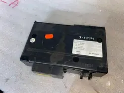 Käytetty CD-vaihtaja OEM 2038209089 Mercedes-Benz C:lle
