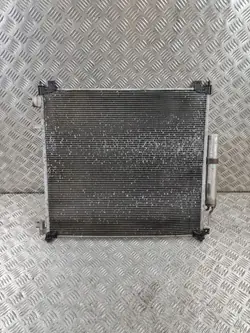 Condenseur AC Land Rover OEM FPLA19C600ADd - Occasion