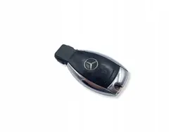 Llave Mercedes OEM UHP2241 - 2 Botones Plata Usada