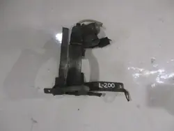 Mitsubishi L200 IV Kiinnitystuki OEM Käytetty Osasto