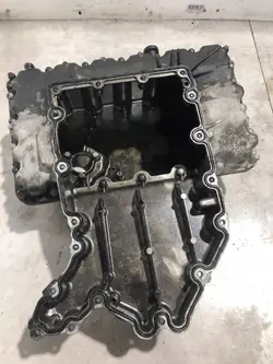 Carter d'huile Mercedes OEM A6540143801 - État utilisé