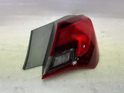 Feu arrière droit Opel Astra J GTC OEM 13386255