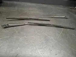 Mercedes W116 Frontscheibenwischerarm OEM ramie wyciearczek przod