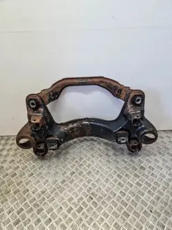 Vorderer Querträger OEM 1073300942 für Mercedes 107 SL/SLC