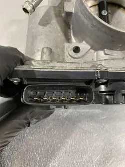 Corps de papillon électronique Subaru Outback OEM FBZ19228