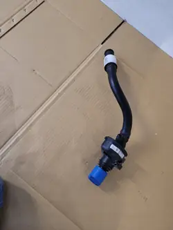 AdBlue-säiliö VW Golf 7 OEM 5Q0131965S - Käytetty