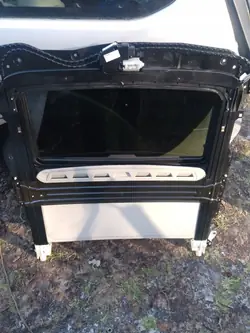 Kattoluukku OEM 66009900 Ford Focus MK2 Farmarille
