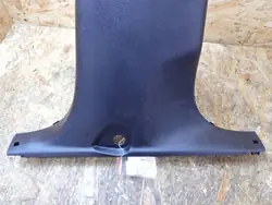 Isuzu D-Max pilaarbekleding rechterkant OEM BTU1928