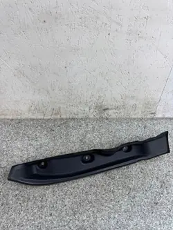 Fram vänster skärmisolering OEM 31425387