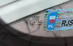 Begagnad Audi OE framruta med regnsensor