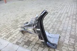 VOLVO XC40 Vasemman Etupaneelin '019