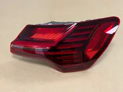AUDI Q8 E-TRON 55 RECHTS HINTEN LED LAMPE