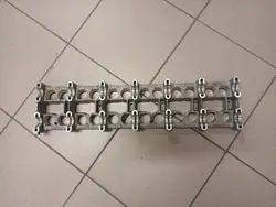 Carcaça de rolamento de cabeçote Mercedes OM648 A613010236