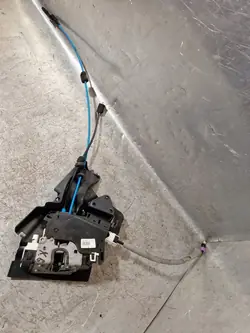 Mercedes-Benz OE A2047300335 dörrlås