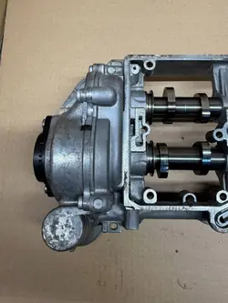 Nokka-akseli OEM 04L103308D VW Skoda Audi 1.6/2.0 TDI