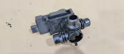 Vesipumpun Venttiili T-liitos OEM A0005061300 Mercedes