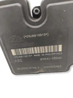 Pompe ABS Avant Toyota Yaris II OEM 445100D030