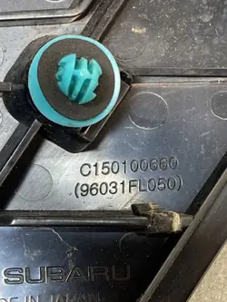 Guarniçao de porta-malas Subaru XV II OEM 96031FL050 - Usado