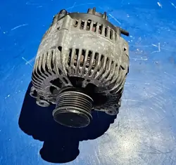 Vaihtovirtageneraattori Volkswagen 2.0 TDI OE 021903026L