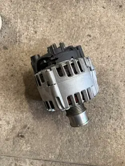 Vaihtovirtageneraattori VW 05E903026Q