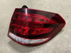 Lampe arrière droite Mercedes 212 d'origine