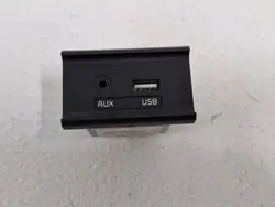 Tomada USB/AUX Kia Soul II OEM 96120-B2010