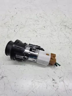 Jaguar F-Type etu 12V pistorasia OEM CPLA19N236AA