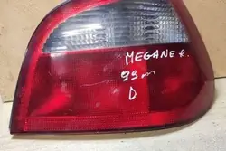 Feu arrière droit RENAULT MEGANE II ESTATE 7700428321