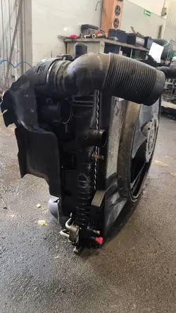 MERCEDES ML W164 3.0 CDI Kühler Ventilator Set A1645000493