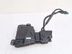 VAG AdBlue-säiliöpumppu OEM 5QF131877L - Käytetty
