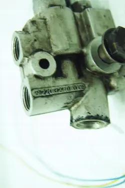 Ventilsensor OEM 2203270231 für Mercedes-Benz