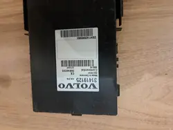 Volvo XC60 Keskitulppamoduuli OEM 31419125