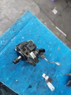 Pompe à injection BMW OEM 7788670 0445010045