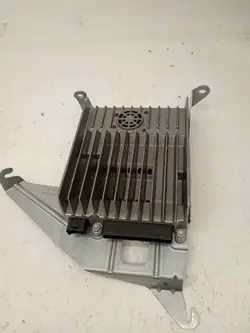 Mercedes Audioförstärkare OEM A2189006806 Begagnad