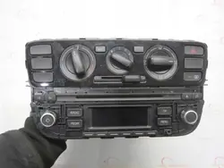Radio CD Volkswagen UP 15r OEM 1S035156E 1S0820