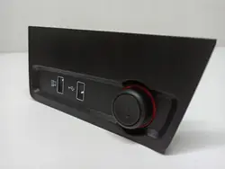 MG ZS USB-pistorasia OEM 10563674 - Käytetty