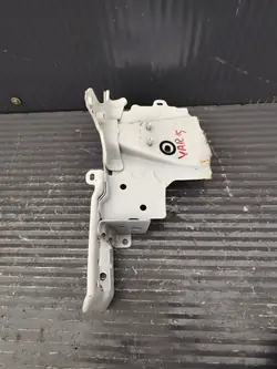 Toyota Yaris IV Vorderer linker Viertelholm OEM YARISIVCWIARTKA