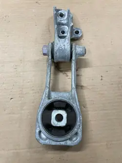 Vaihteiston kiinnike OEM MTR6885 Toyota Yaris Cross 1.5 Hybridille