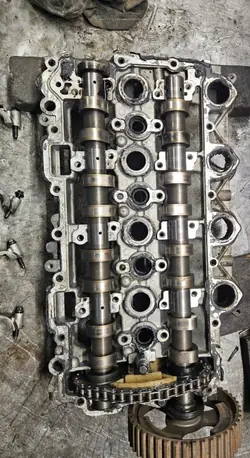 OEM 9655911480 Zylinderkopf mit Nockenwellen & Abdeckung