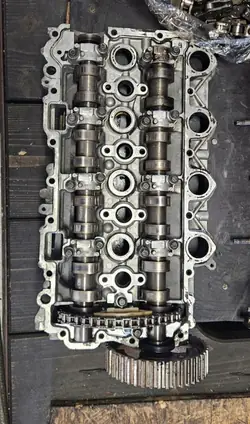 OEM 9655911480 Culasse avec Arbres à Cames & Couvercle
