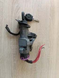 SEAT IBIZA Sytytyskytkin avaimella 4B0905851C