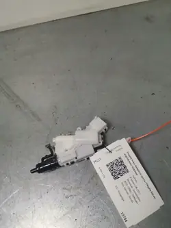 Serrure de trappe à carburant Subaru OEM FBZ15744