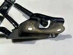 Charnière coffre gauche OEM 78282266 Dodge Challenger
