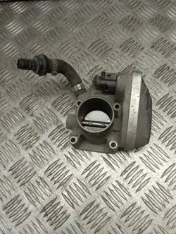 VW Kaasutin OEM 036133062L Beetle 1.4L 55kW